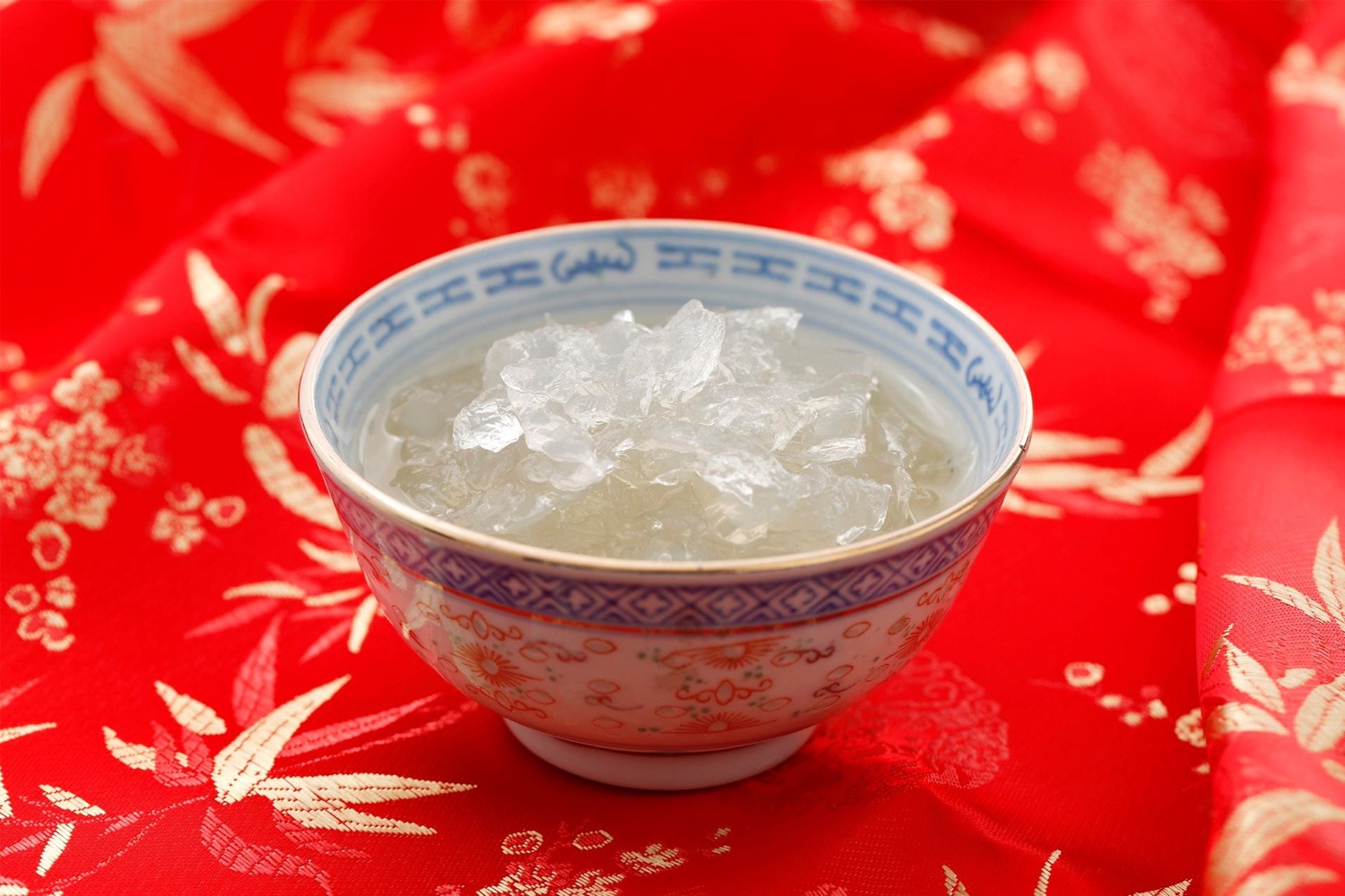 uống yến vào thời điểm nào