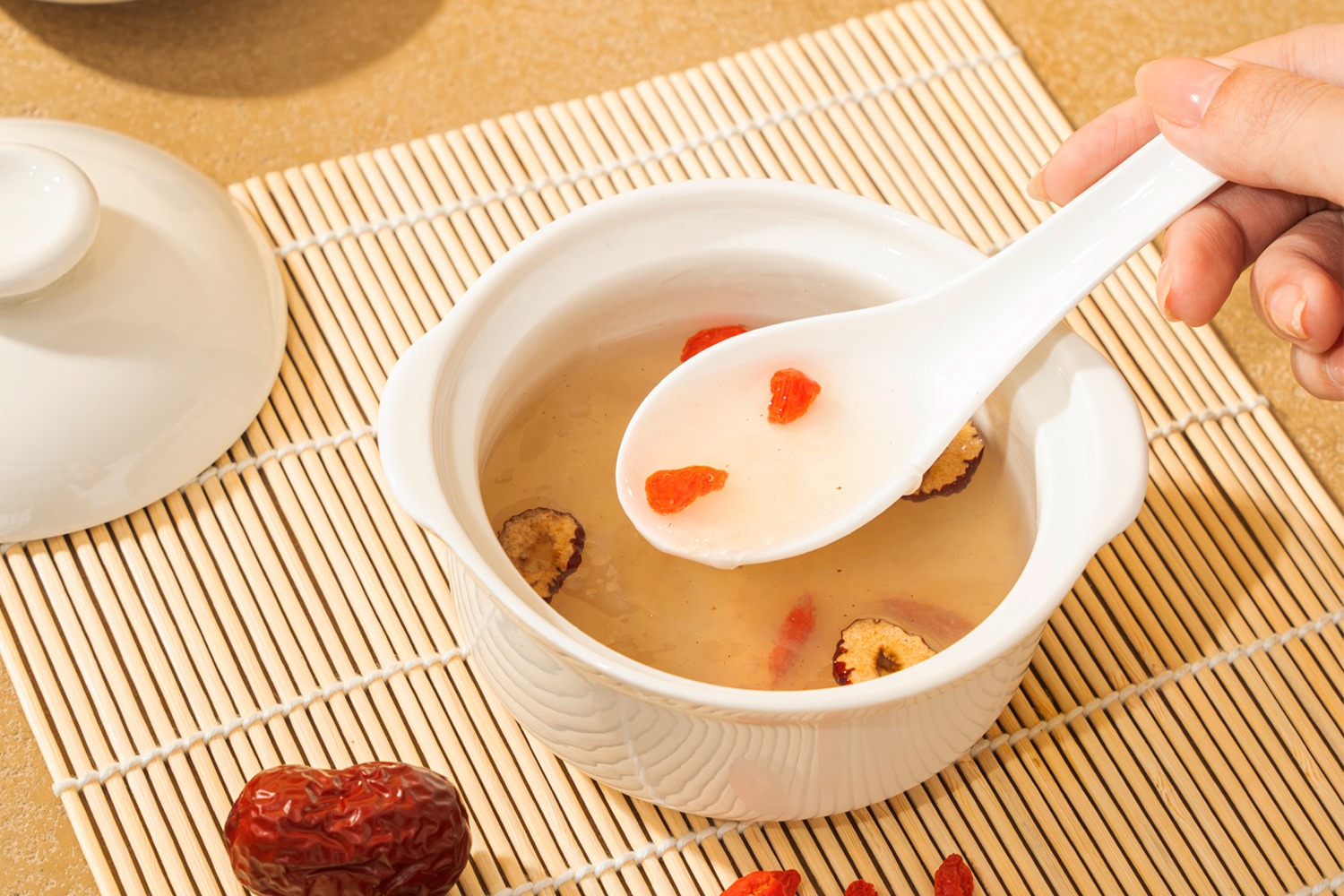 Yến chưng mật hoa thốt nốt là gì?