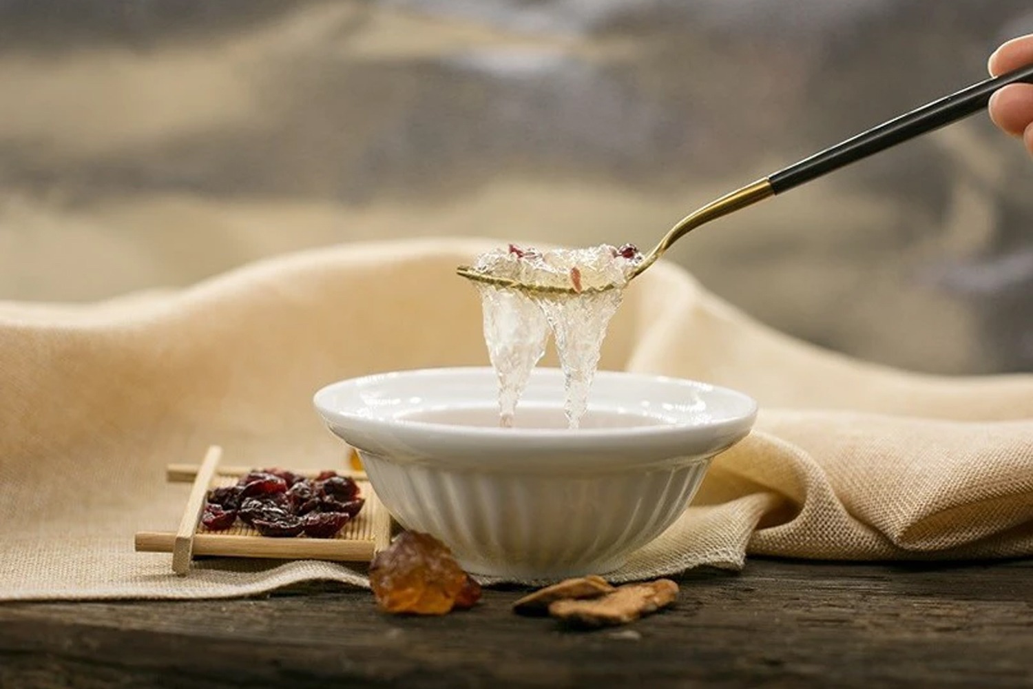 Yến chưng sẵn để trong tủ lạnh được bao lâu?